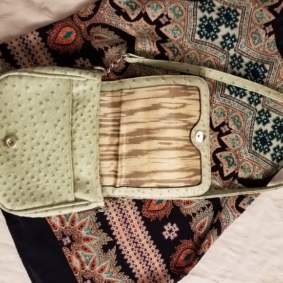 Mint Ostrich purse - Picture 3 of 5
